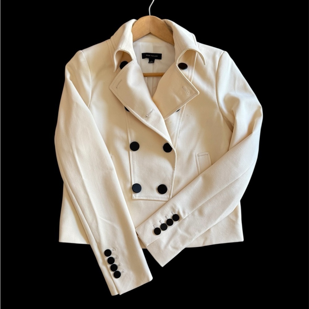 Ann Taylor | Cream Double-Breasted Fitted Crop Blazer, Size 4, NWT - Picture 6 of 15
